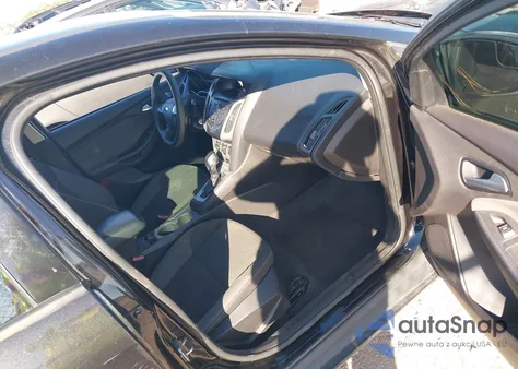 2013 Ford Focus Se z USA, uszkodzony, nr VIN 1FADP3K29DL131158